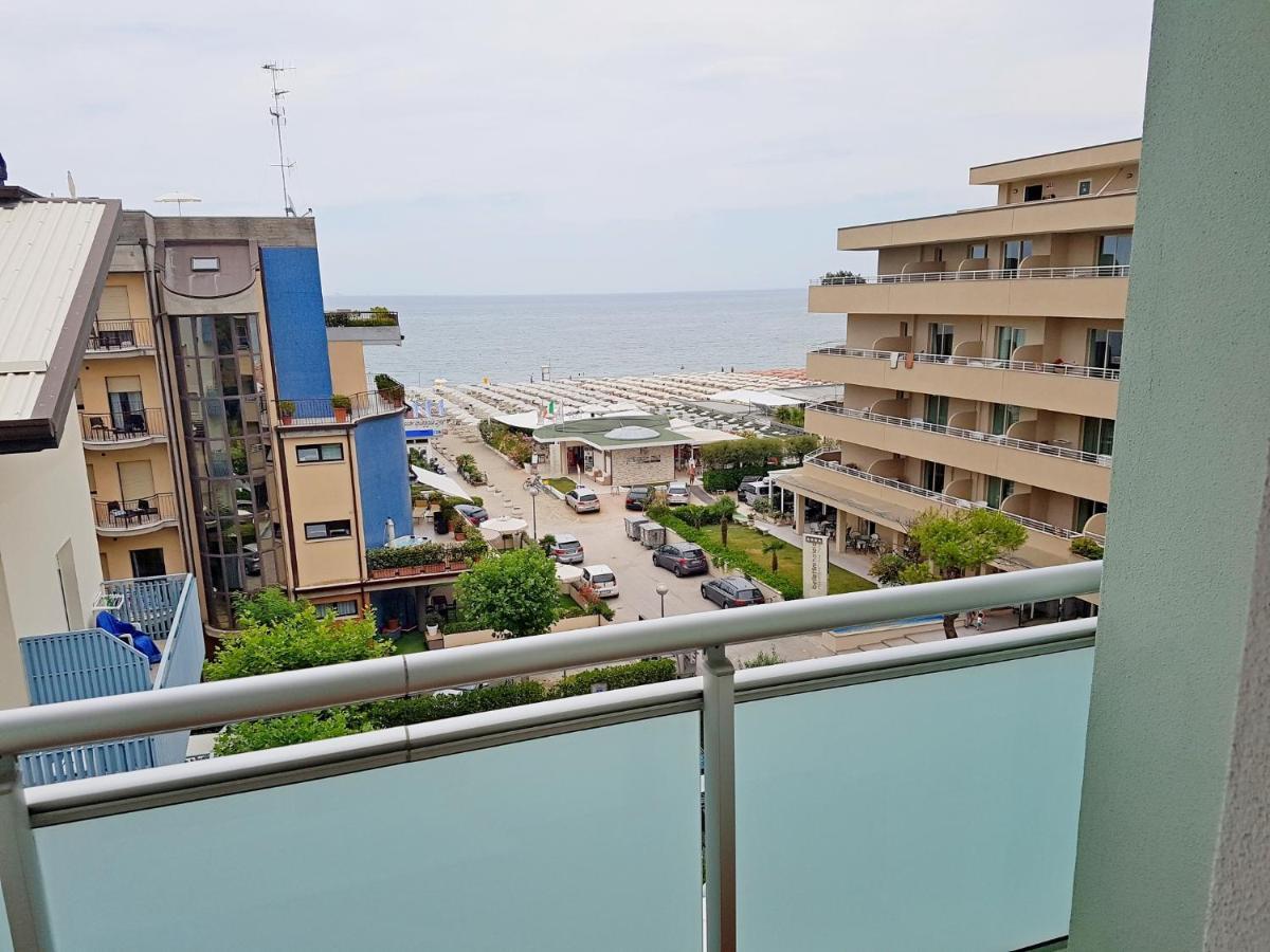 Hotel Sorriso Milano Marittima Zewnętrze zdjęcie