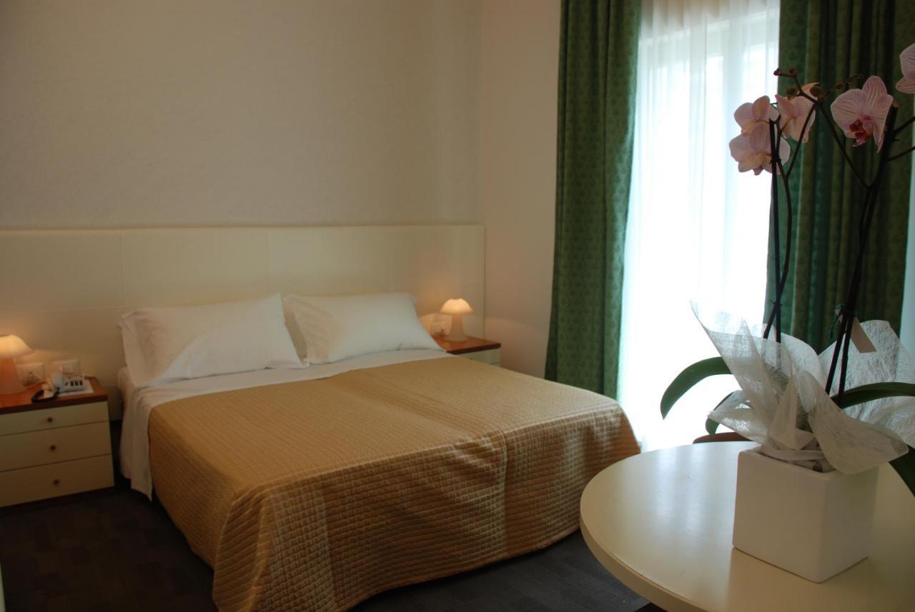 Hotel Sorriso Milano Marittima Zewnętrze zdjęcie